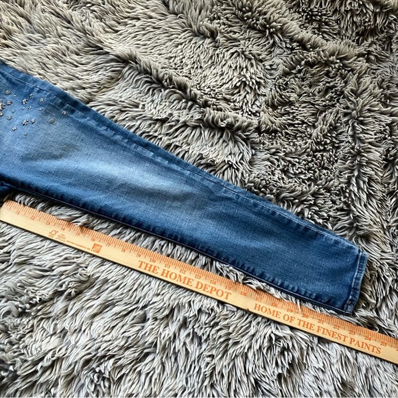 Abercrombie and Fitch- 26- Super Skinny Ankle High Rise Jeans Embroidered Stars - Picture 7 of 9